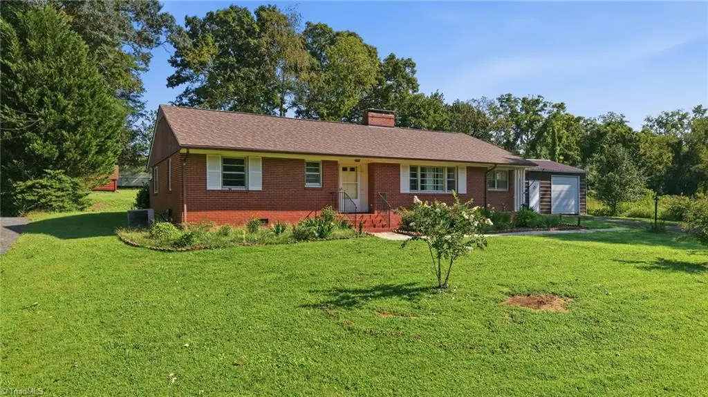 246 Fairview Avenue, Mount Airy, NC 27030 - #1