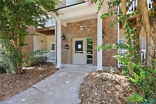 2422 Eagle Creek Court, Winston-Salem, NC 27103