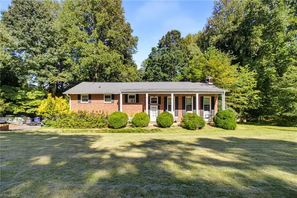 5675 Sweetbriar Road, Pfafftown, NC 27040
