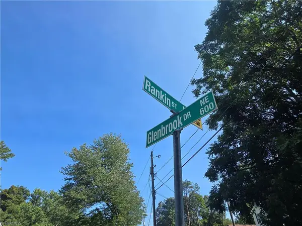 635 Glenbrook Drive, Winston-Salem, NC 27101
