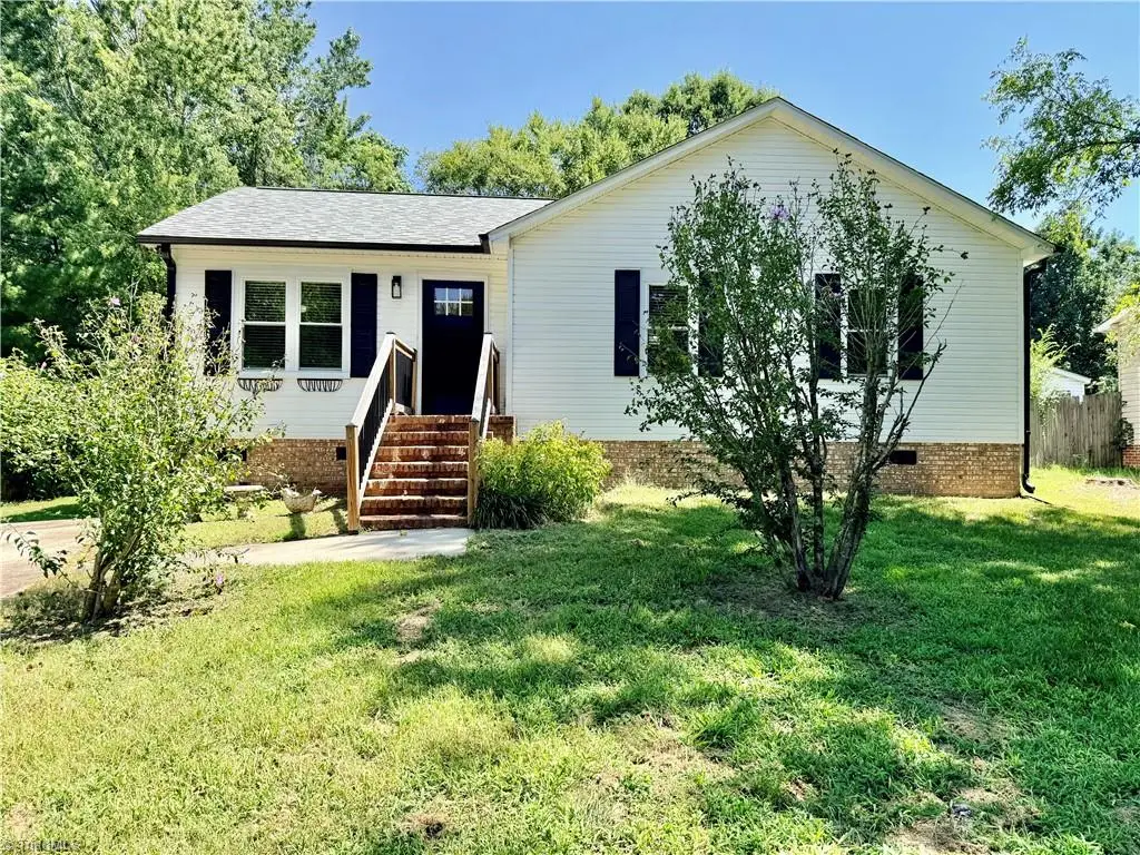112 Parkdale Drive, Thomasville, NC 27360 - #1