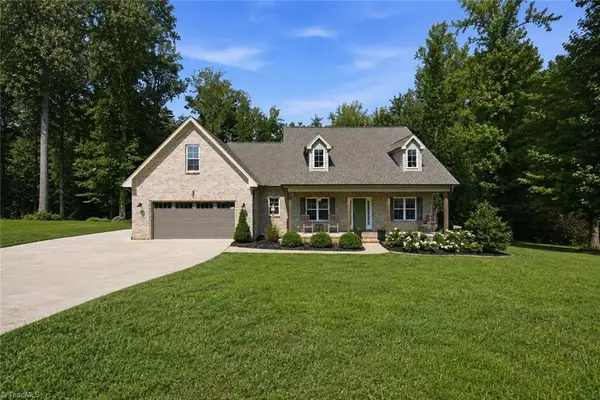 2977 Bridge Point Drive, Sophia, NC 27350