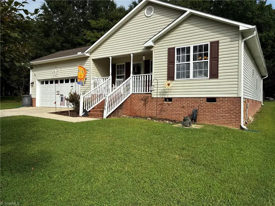 1086 Johnsontown Road, Thomasville, NC 27360 - #2
