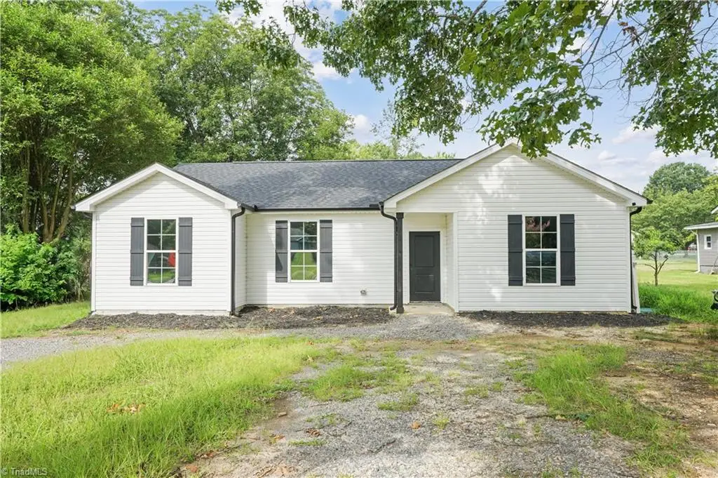 410 Fayetteville Street, Liberty, NC 27298 - #1