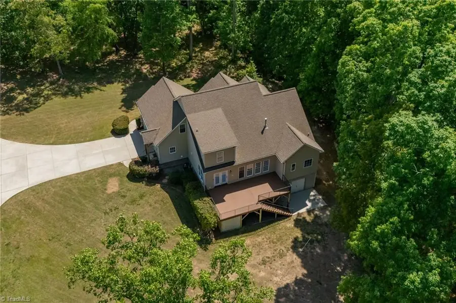 3321 Lower Lake Road, Thomasville, NC 27360 - #2