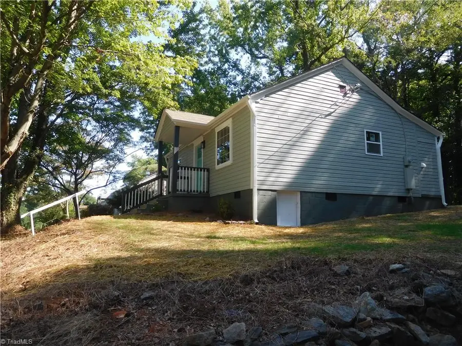 144 Edgewood Circle, Winston Salem, NC 27127 - #2