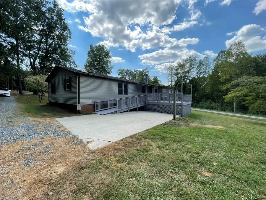 1041 Brooks Road, Reidsville, NC 27320 - #3