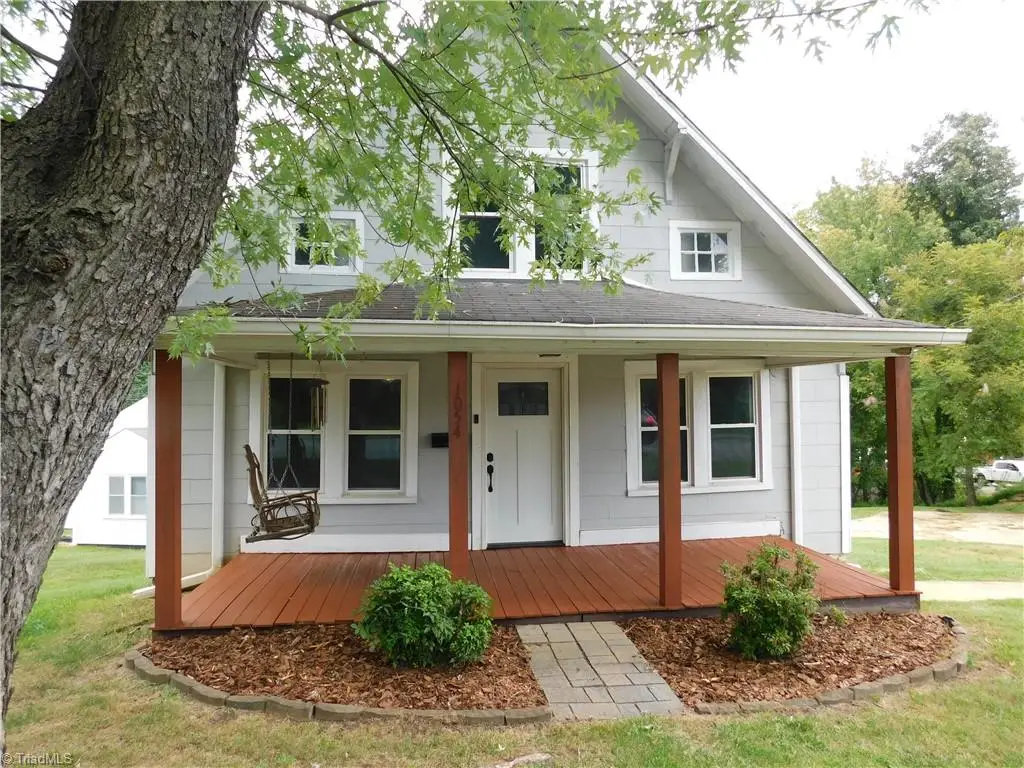 1054 N Bridge Street, Elkin, NC 28621 - #1