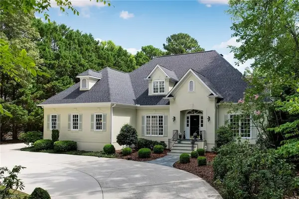 1912 Pembroke Road, Greensboro, NC 27408