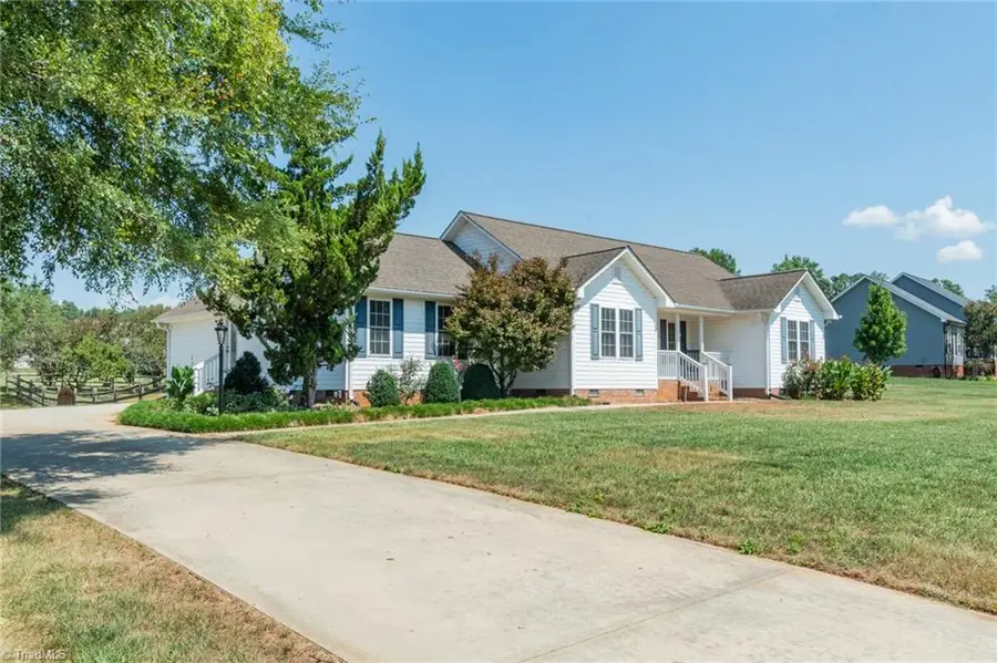 660 Hugh Miller Road, Lexington, NC 27292 - #2
