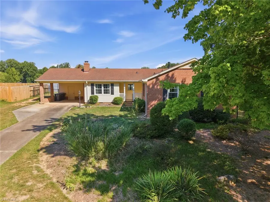 16 Saint Martin Place, Greensboro, NC 27455 - #2
