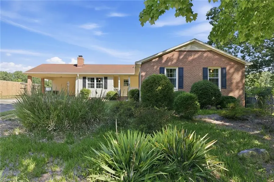 16 Saint Martin Place, Greensboro, NC 27455 - #3