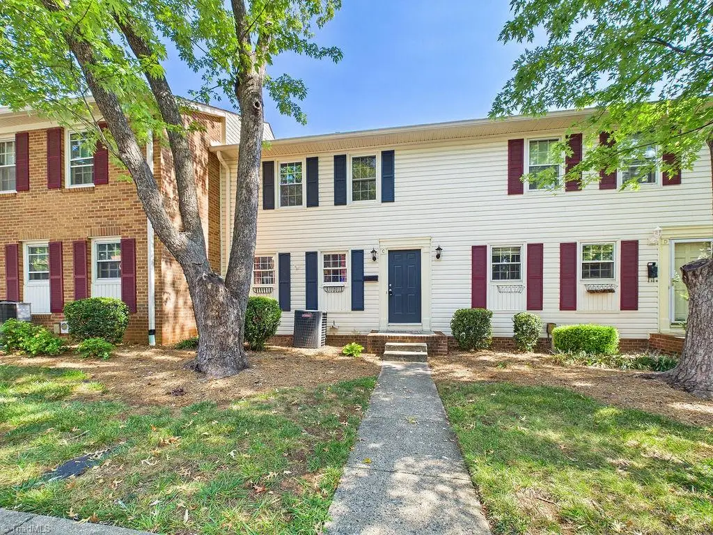 3219 Regents Park Lane #C, Greensboro, NC 27455 - #1