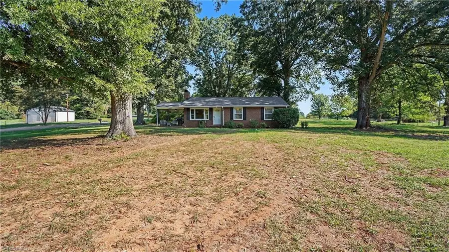 4129 High Point Road, Winston Salem, NC 27107 - #2