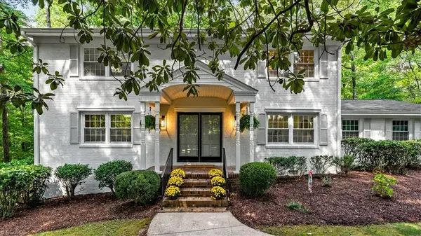 2621 W Woodlyn Way, Greensboro, NC 27407