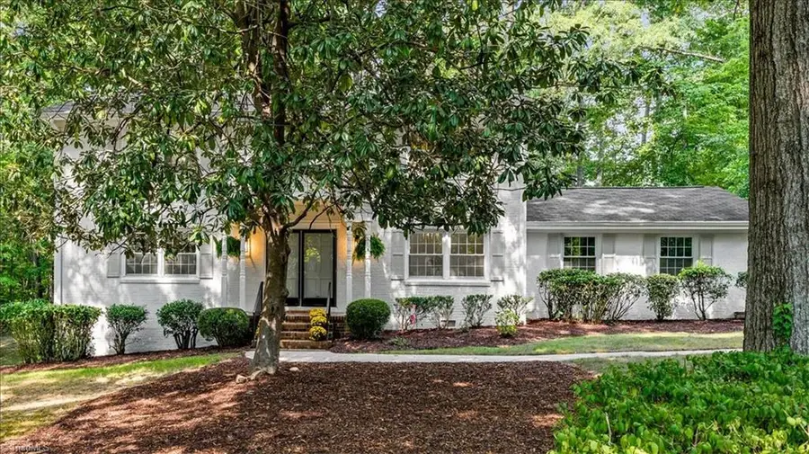 2621 W Woodlyn Way, Greensboro, NC 27407 - #3