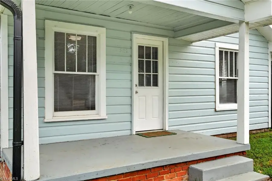 202 W Whitsett Street, Graham, NC 27253 - #3