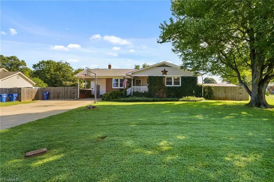 910 Pineknoll Street, Liberty, NC 27298 - #3