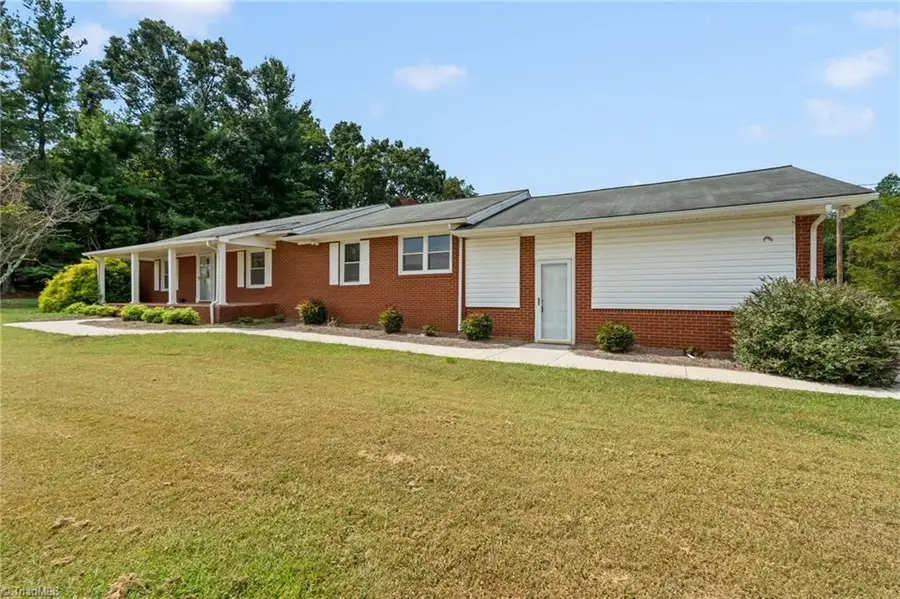 3827 Nc Highway 772, Walnut Cove, NC 27052 - #2