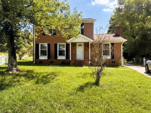 8 Woodcreek Court, Greensboro, NC 27406