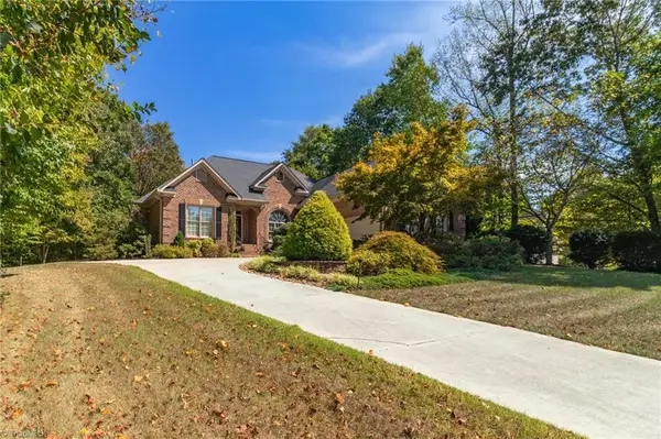 2704 Currieton Court, Oak Ridge, NC 27310