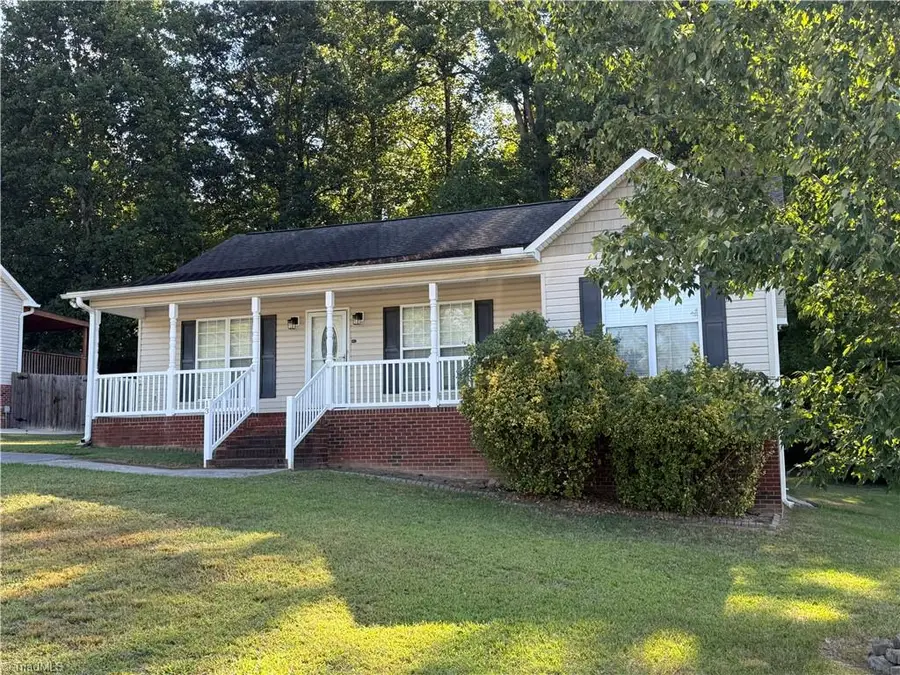 13 Thomasville High Drive, Thomasville, NC 27360 - #3