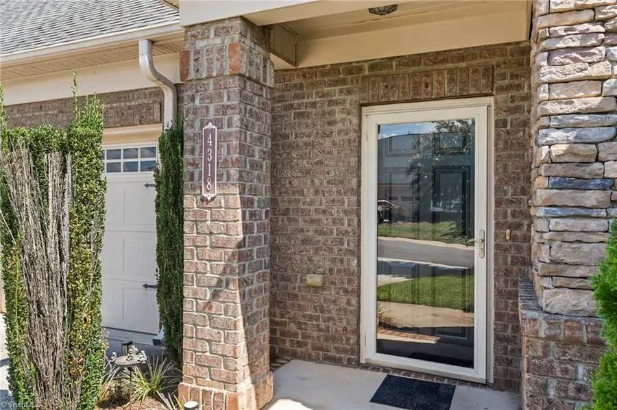 4318 Rockledge Lane, Thomasville, NC 27360 - #2