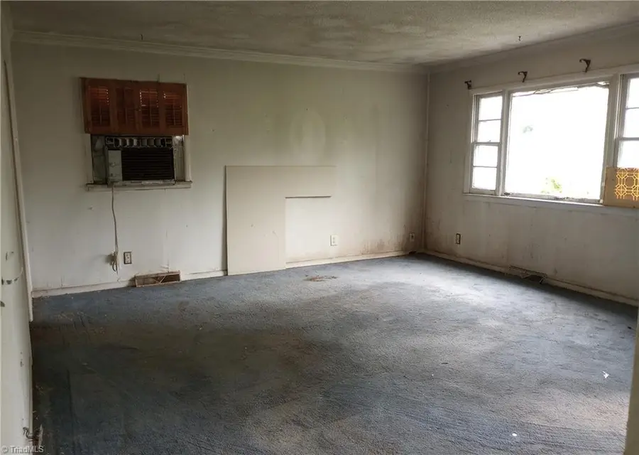 2202 Pear Street, Greensboro, NC 27401 - #2