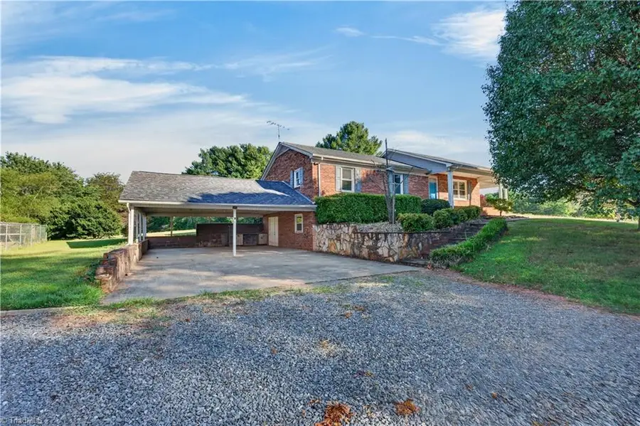 4472 Nc Highway 268, Pilot Mountain, NC 27041 - #2