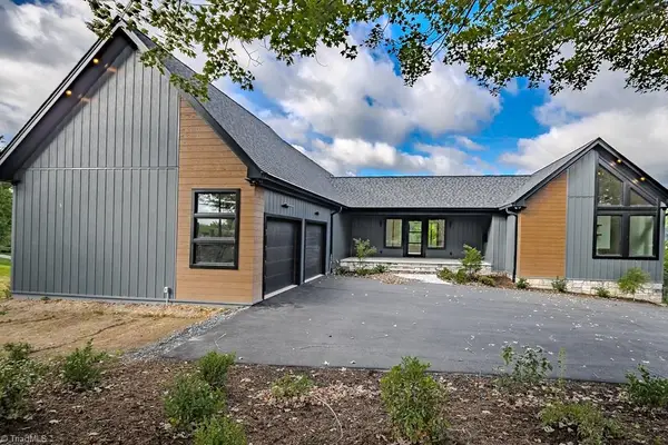 121 Charter Court, Jefferson, NC 28640