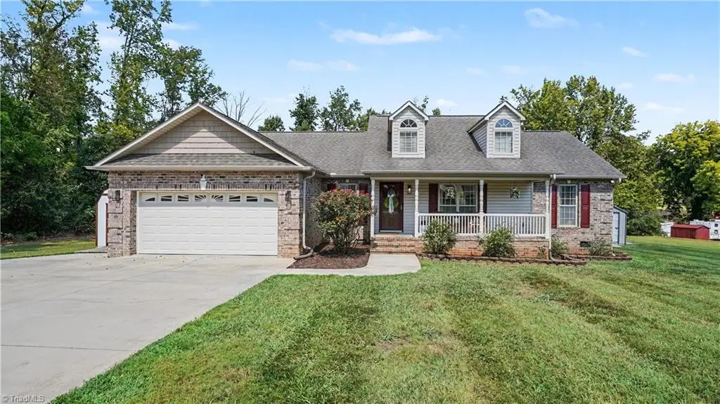 504 Evergreen Trail, Thomasville, NC 27360 - #1