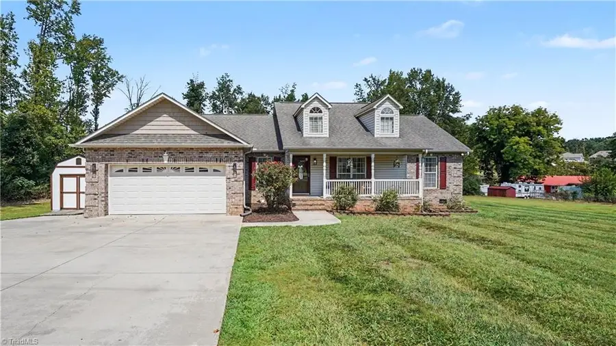 504 Evergreen Trail, Thomasville, NC 27360 - #3