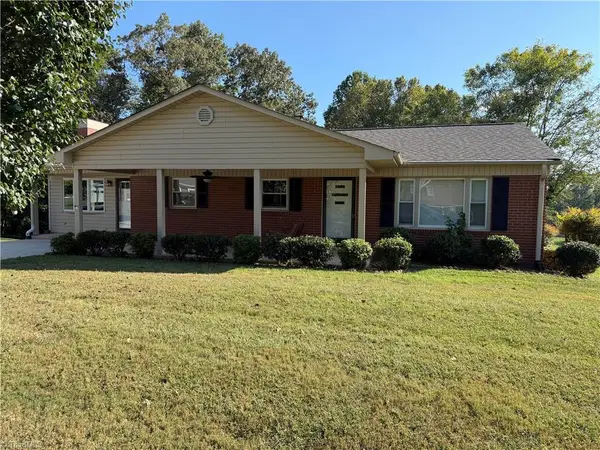 1516 W Fairfield Drive, Mount Airy, NC 27030