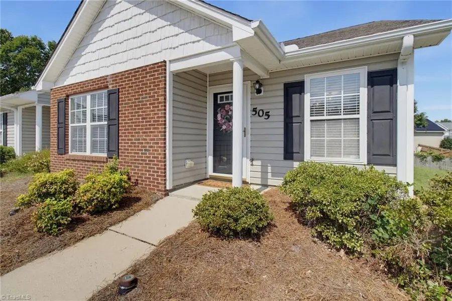 505 Carrington Lane, Thomasville, NC 27360 - #2