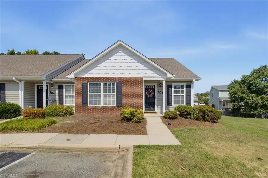 505 Carrington Lane, Thomasville, NC 27360 - #3