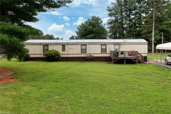 7438 Olin Road, Pfafftown, NC 27040