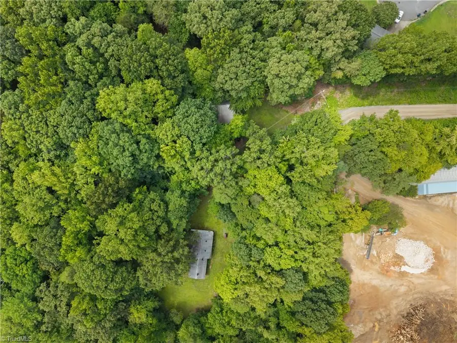 955 Valleystream Road, Winston Salem, NC 27104 - #3