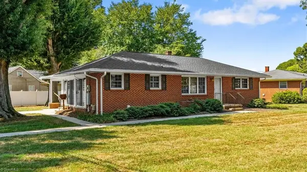 212 W Gilbreath Street, Graham, NC 27253