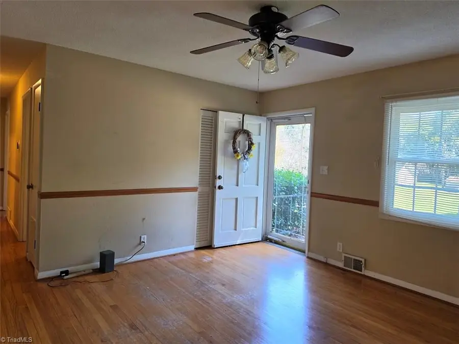 379 W Maple Avenue, Mocksville, NC 27028 - #2