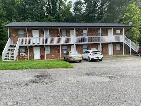 818 Meadow Ridge Court, Winston-Salem, NC 27107