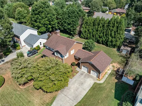 3804 Oak Forest Drive, High Point, NC 27265