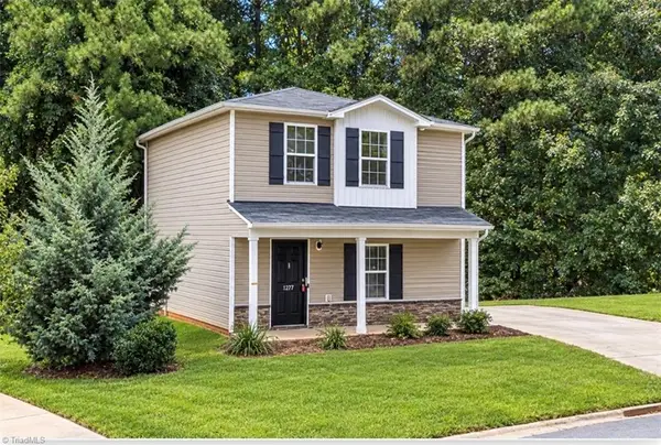 1277 Stonefield Crossing Court, Winston-Salem, NC 27107