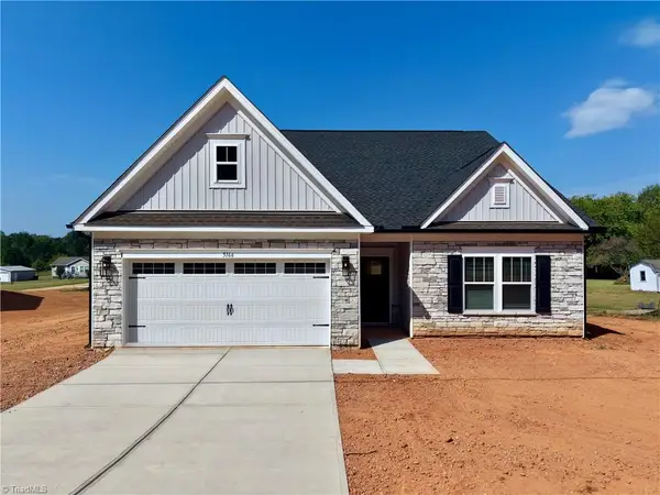 5166 Paramount Road #1061, Pfafftown, NC 27040
