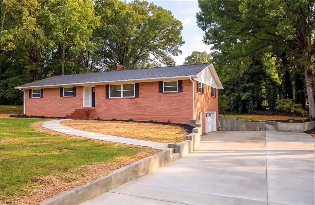 18 Colonial Drive, Lexington, NC 27292 - #1