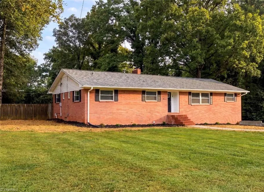 18 Colonial Drive, Lexington, NC 27292 - #3