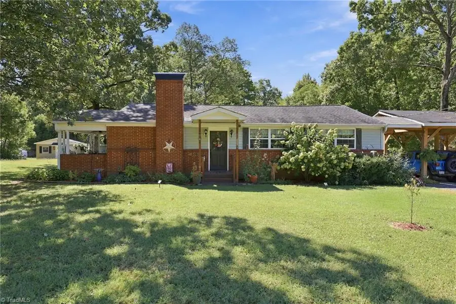 516 Old Embler Road, Thomasville, NC 27360 - #2