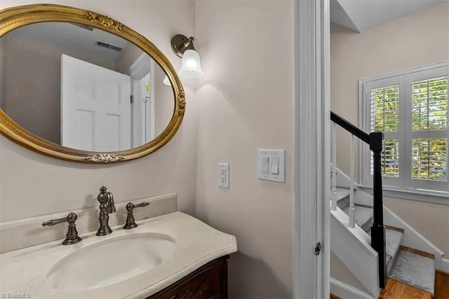 400 Fisher Park Circle #E, Greensboro, NC 27401 - #3