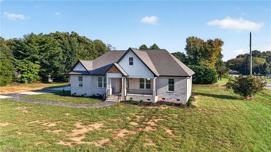 122 Manteo Road, Lexington, NC 27292 - #2