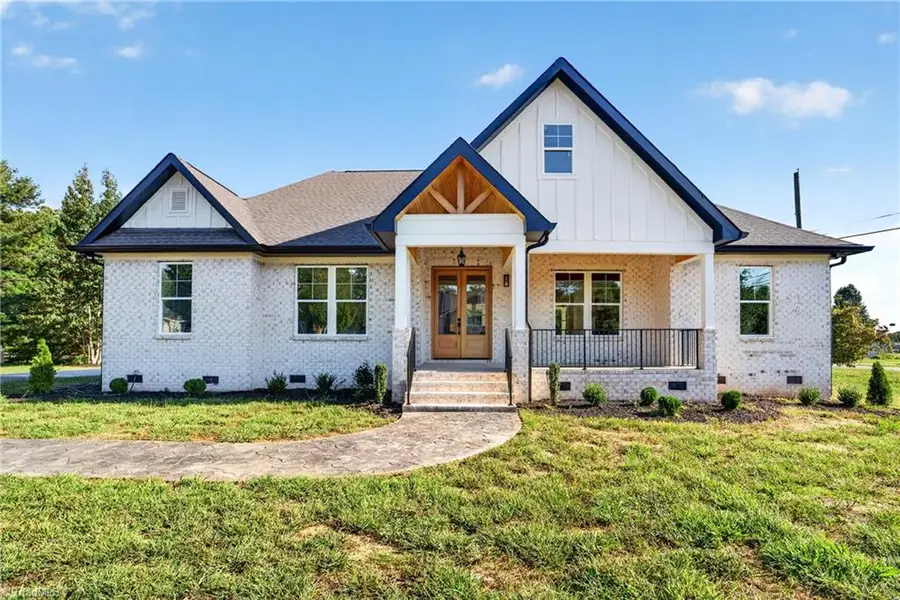 122 Manteo Road, Lexington, NC 27292 - #3