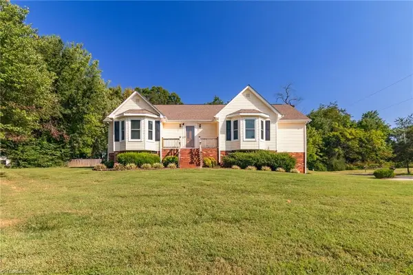 110 Leighmar Street, Clemmons, NC 27012